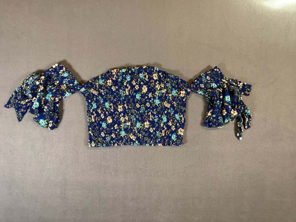 Off The Shoulder Smocked Crop Top Size M Blue Floral
